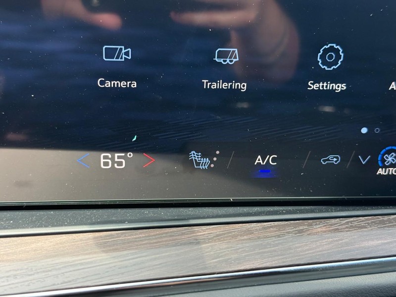 Chevrolet Tahoe Vehicle Full-screen Gallery Image 19