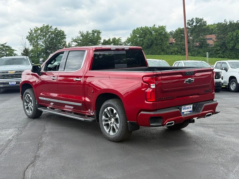 Chevrolet Silverado 1500 Vehicle Full-screen Gallery Image 3