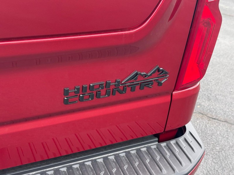 Chevrolet Silverado 1500 Vehicle Full-screen Gallery Image 5