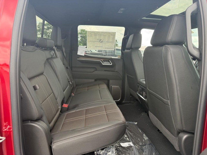Chevrolet Silverado 1500 Vehicle Full-screen Gallery Image 6