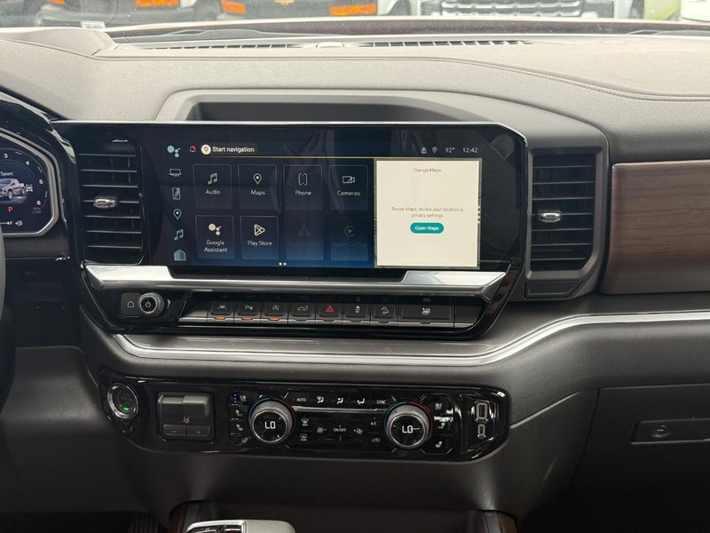 Chevrolet Silverado 1500 Vehicle Full-screen Gallery Image 9