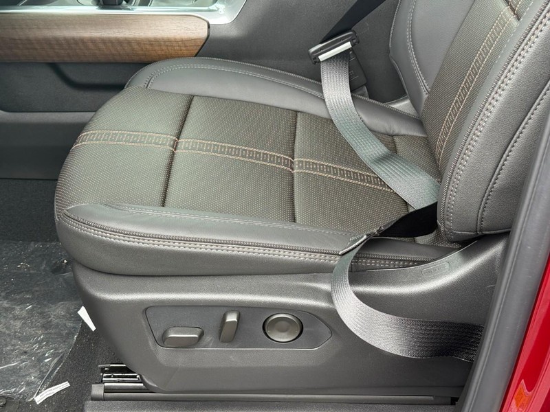 Chevrolet Silverado 1500 Vehicle Full-screen Gallery Image 12