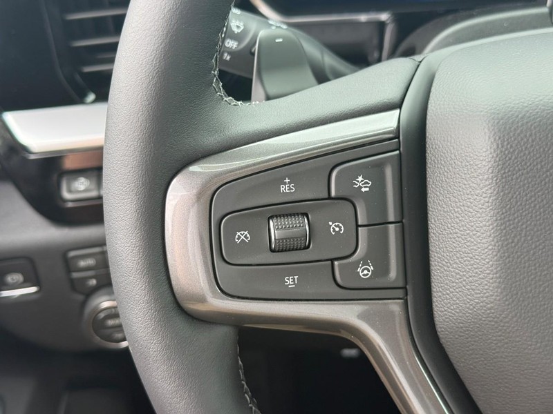Chevrolet Silverado 1500 Vehicle Full-screen Gallery Image 14