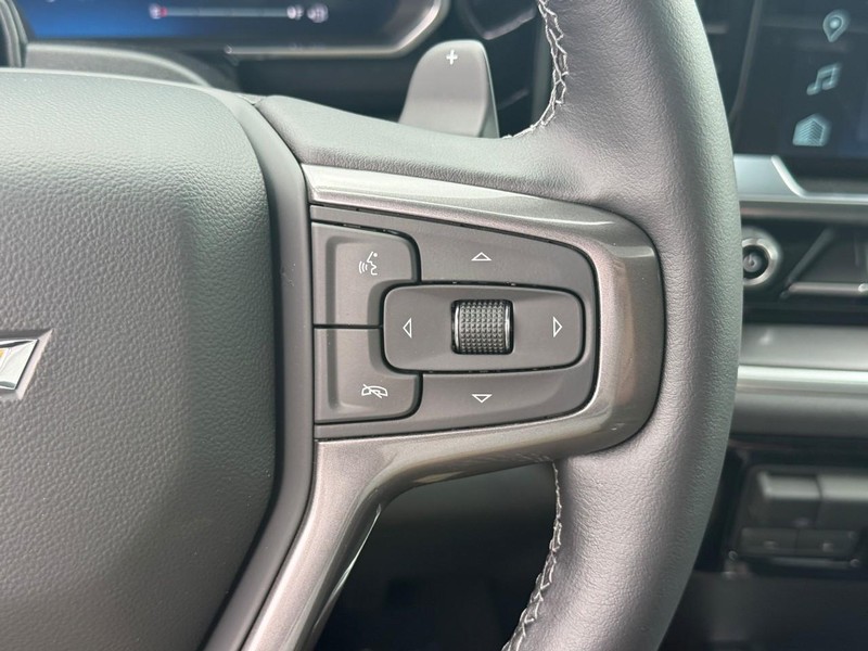 Chevrolet Silverado 1500 Vehicle Full-screen Gallery Image 15