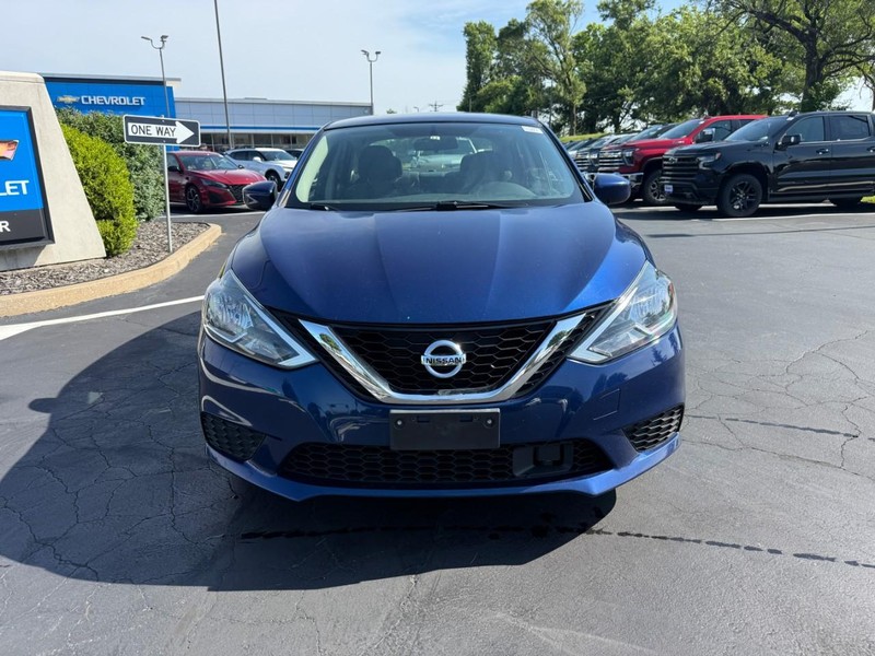 Nissan Sentra Vehicle Full-screen Gallery Image 10
