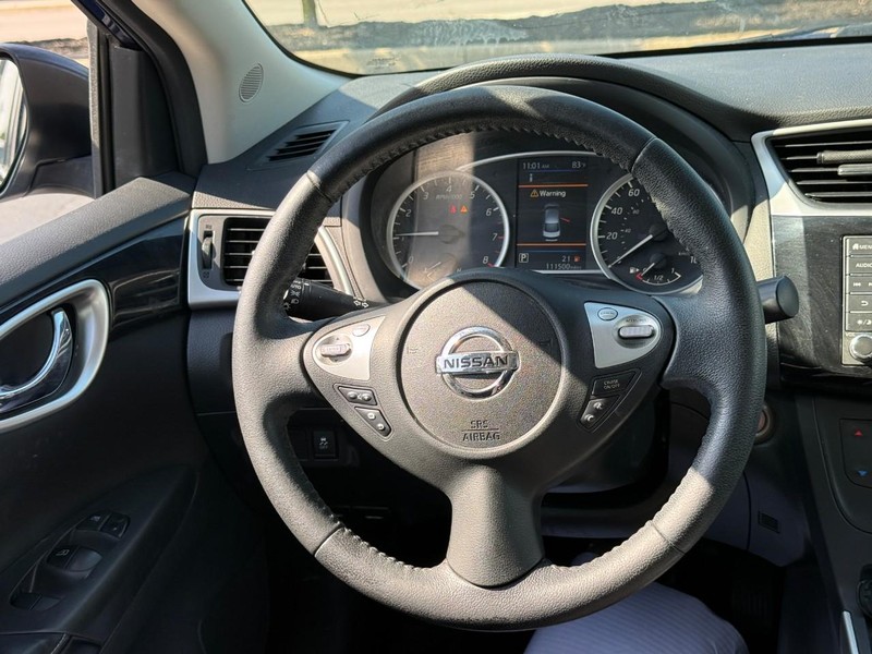 Nissan Sentra Vehicle Full-screen Gallery Image 13