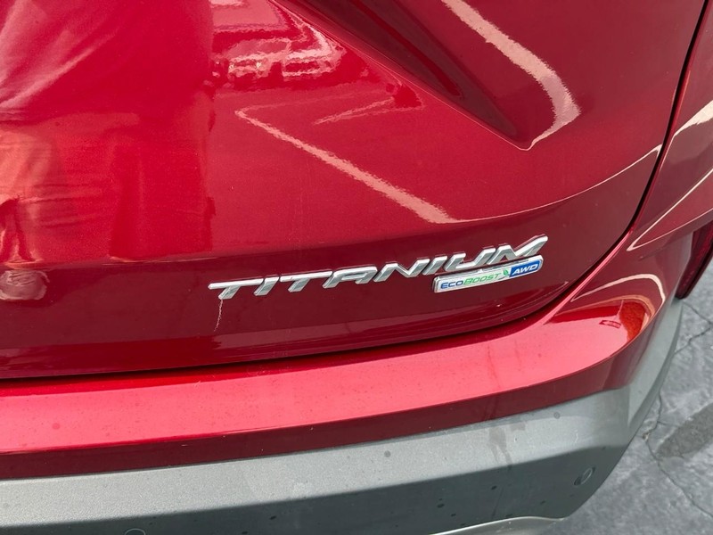 Ford Edge Vehicle Full-screen Gallery Image 5