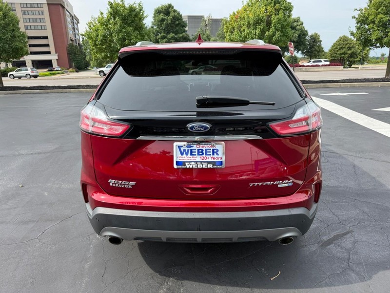 Ford Edge Vehicle Full-screen Gallery Image 7