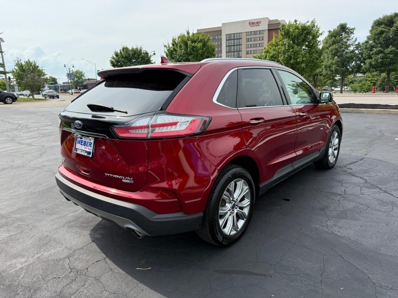 Ford Edge Vehicle Full-screen Gallery Image 8