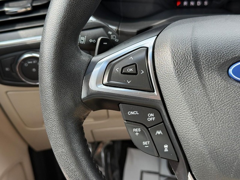 Ford Edge Vehicle Full-screen Gallery Image 20