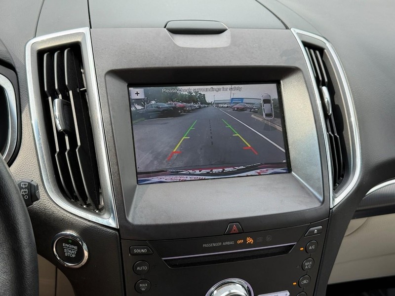 Ford Edge Vehicle Full-screen Gallery Image 25