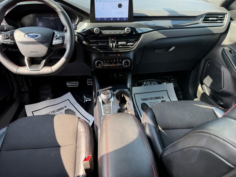 Ford Escape Vehicle Full-screen Gallery Image 12