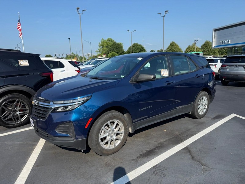 Chevrolet Equinox Vehicle Full-screen Gallery Image 4