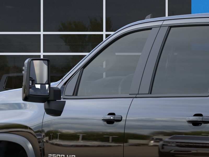 Chevrolet Silverado 2500HD Vehicle Full-screen Gallery Image 12