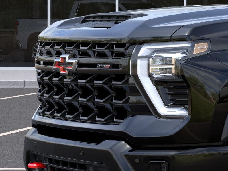 Chevrolet Silverado 2500HD Vehicle Full-screen Gallery Image 13