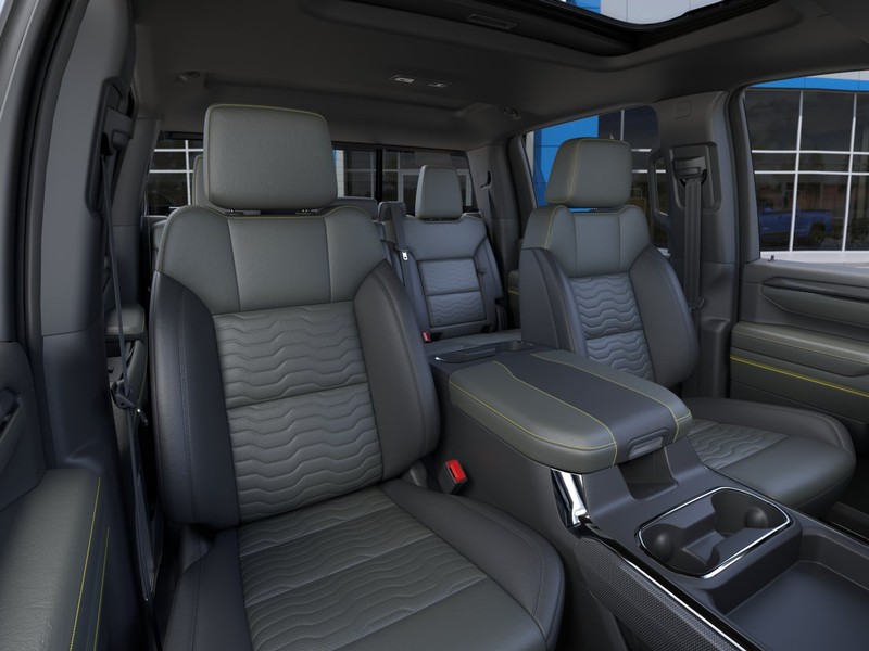 Chevrolet Silverado 2500HD Vehicle Full-screen Gallery Image 16