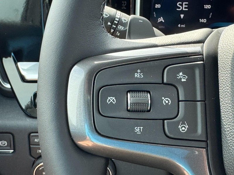 Chevrolet Silverado 1500 Vehicle Full-screen Gallery Image 10