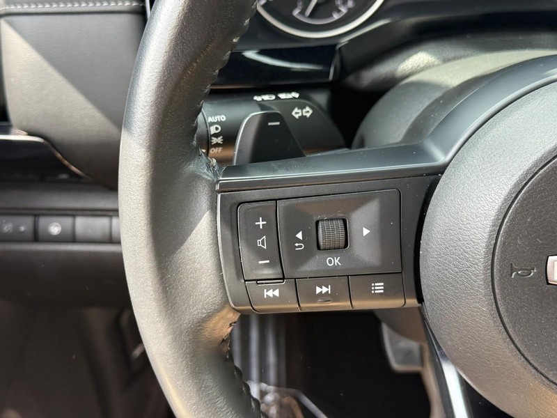 Nissan Pathfinder Vehicle Full-screen Gallery Image 20