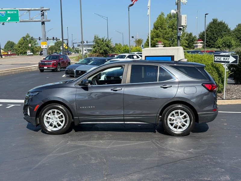 Chevrolet Equinox Vehicle Full-screen Gallery Image 2