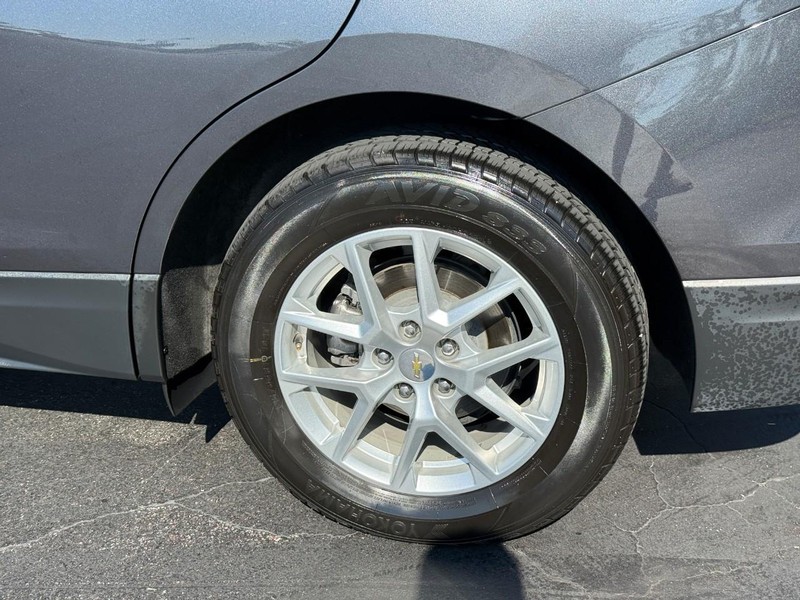 Chevrolet Equinox Vehicle Full-screen Gallery Image 4