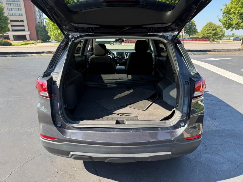 Chevrolet Equinox Vehicle Full-screen Gallery Image 6