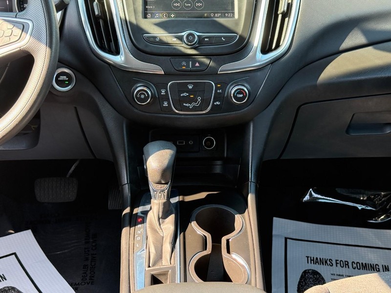 Chevrolet Equinox Vehicle Full-screen Gallery Image 15
