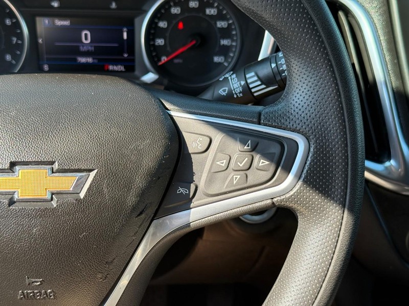 Chevrolet Equinox Vehicle Full-screen Gallery Image 20
