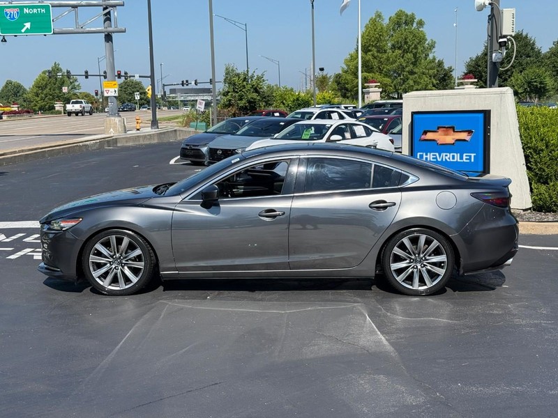 Mazda MAZDA6 Vehicle Full-screen Gallery Image 2