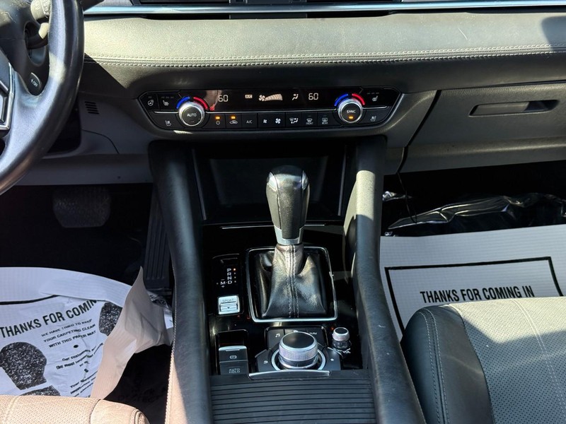 Mazda MAZDA6 Vehicle Full-screen Gallery Image 16