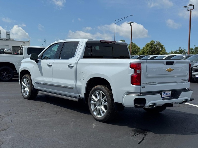 Chevrolet Silverado 1500 Vehicle Full-screen Gallery Image 3