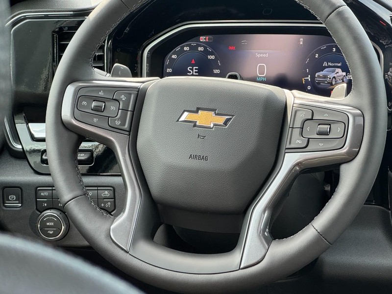 Chevrolet Silverado 1500 Vehicle Full-screen Gallery Image 7