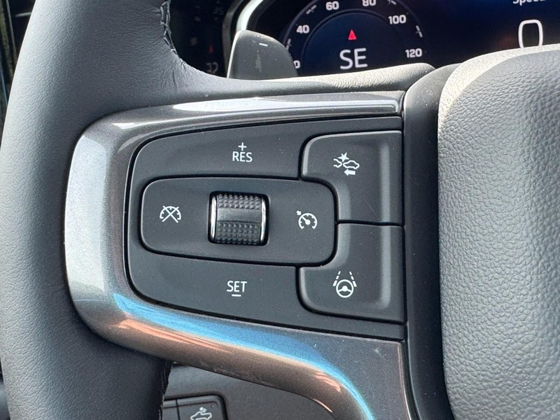 Chevrolet Silverado 1500 Vehicle Full-screen Gallery Image 15