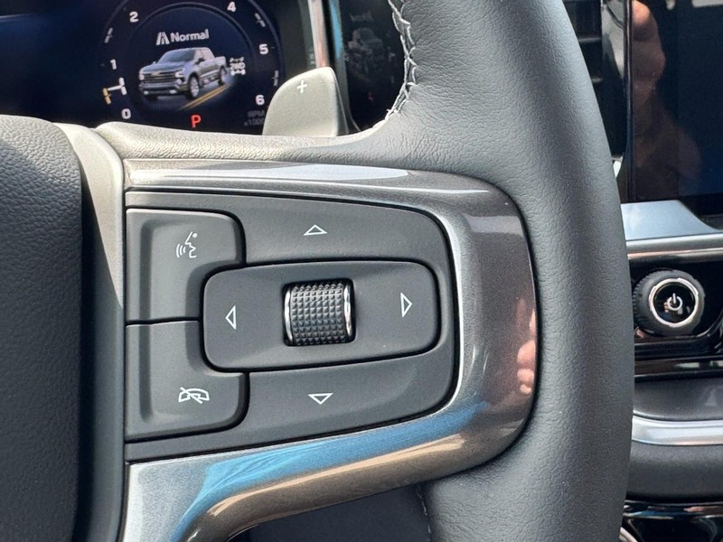 Chevrolet Silverado 1500 Vehicle Full-screen Gallery Image 16