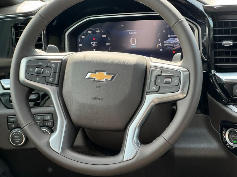 Chevrolet Silverado 1500 Vehicle Full-screen Gallery Image 6