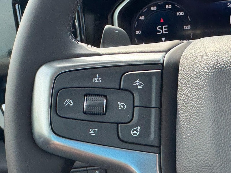 Chevrolet Silverado 1500 Vehicle Full-screen Gallery Image 13