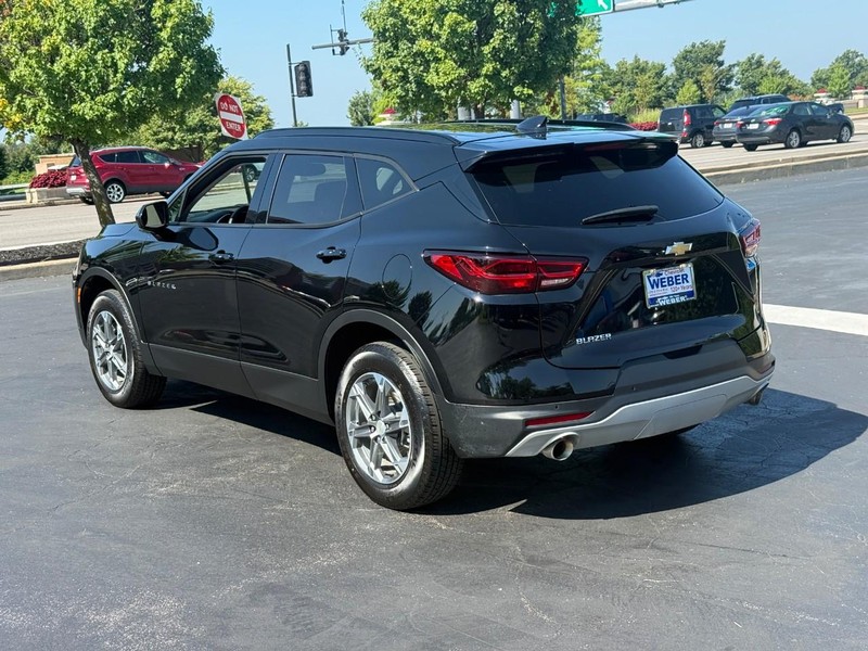 Chevrolet Blazer Vehicle Full-screen Gallery Image 3