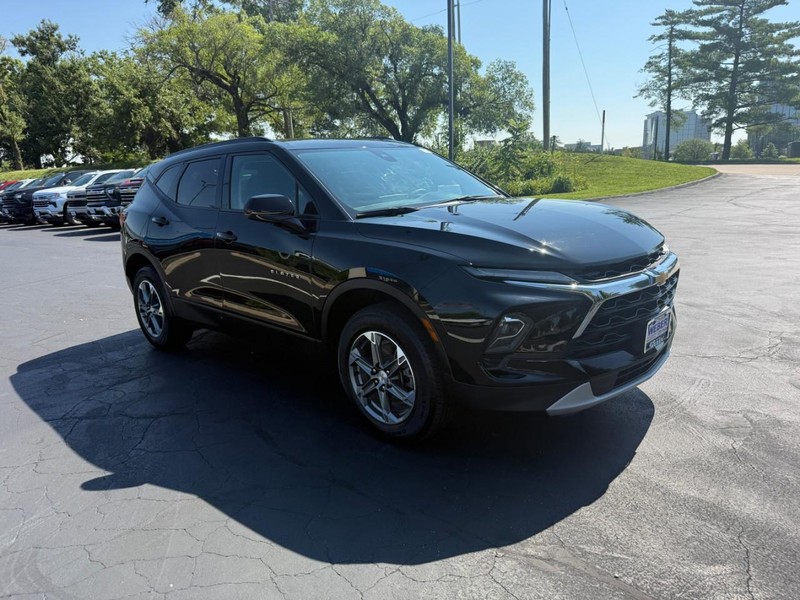 Chevrolet Blazer Vehicle Full-screen Gallery Image 8