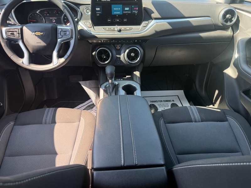 Chevrolet Blazer Vehicle Full-screen Gallery Image 11