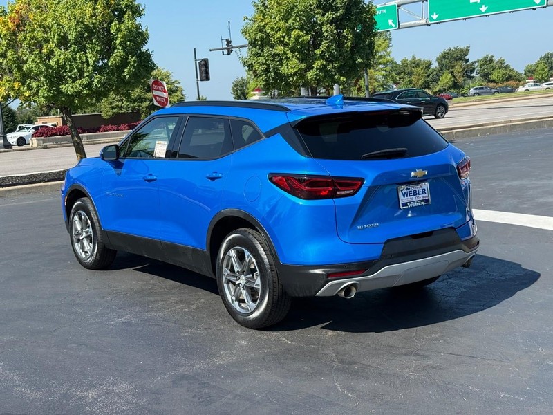 Chevrolet Blazer Vehicle Full-screen Gallery Image 3