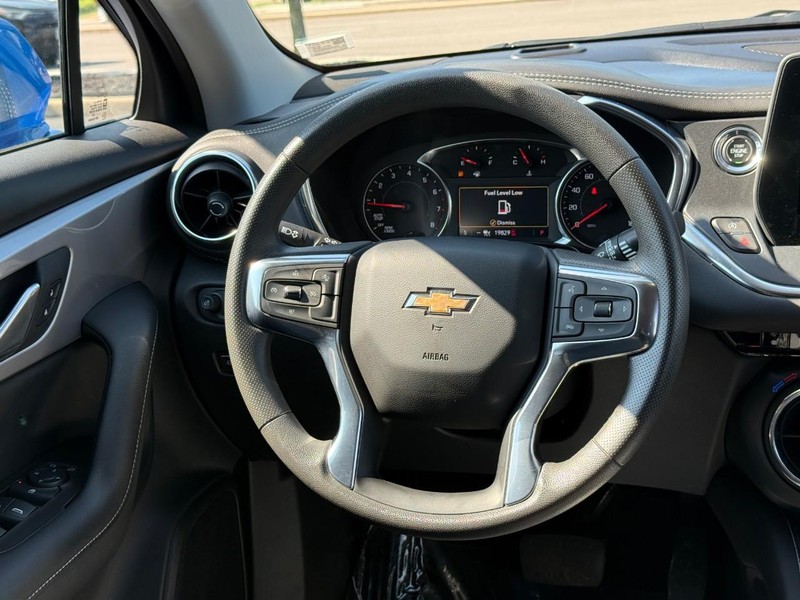 Chevrolet Blazer Vehicle Full-screen Gallery Image 12