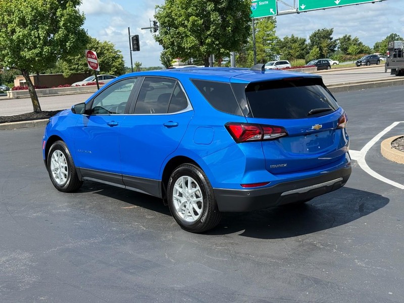 Chevrolet Equinox Vehicle Full-screen Gallery Image 3