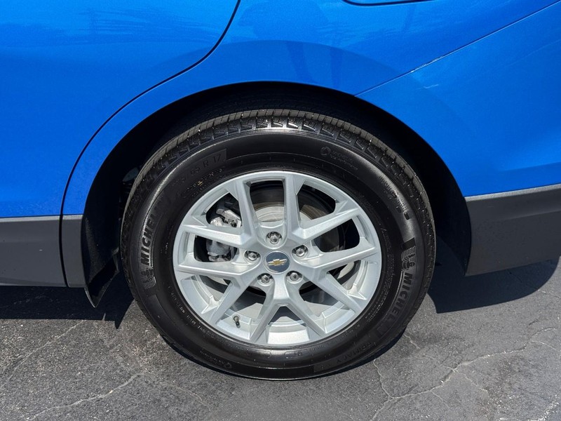 Chevrolet Equinox Vehicle Full-screen Gallery Image 4