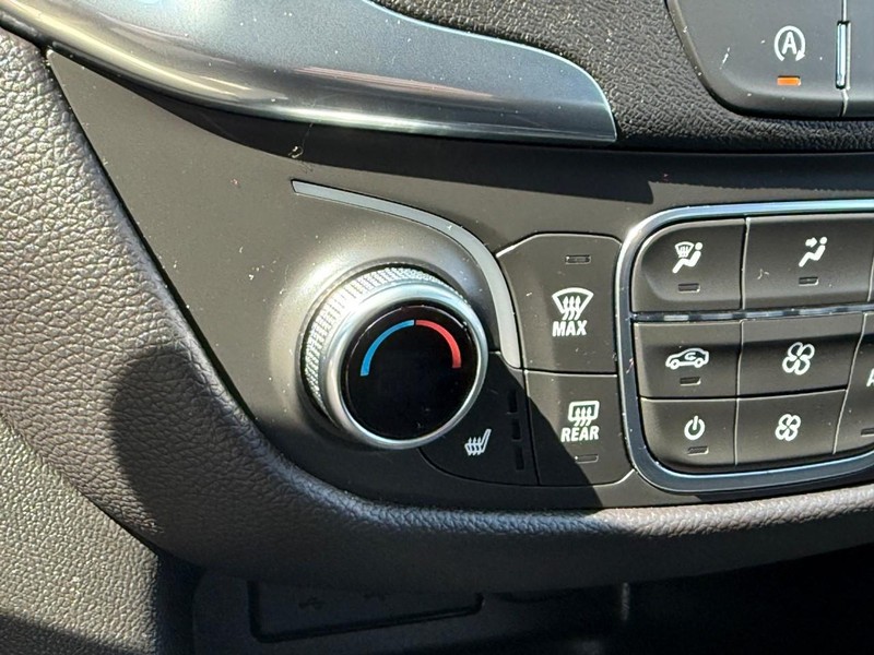 Chevrolet Equinox Vehicle Full-screen Gallery Image 19