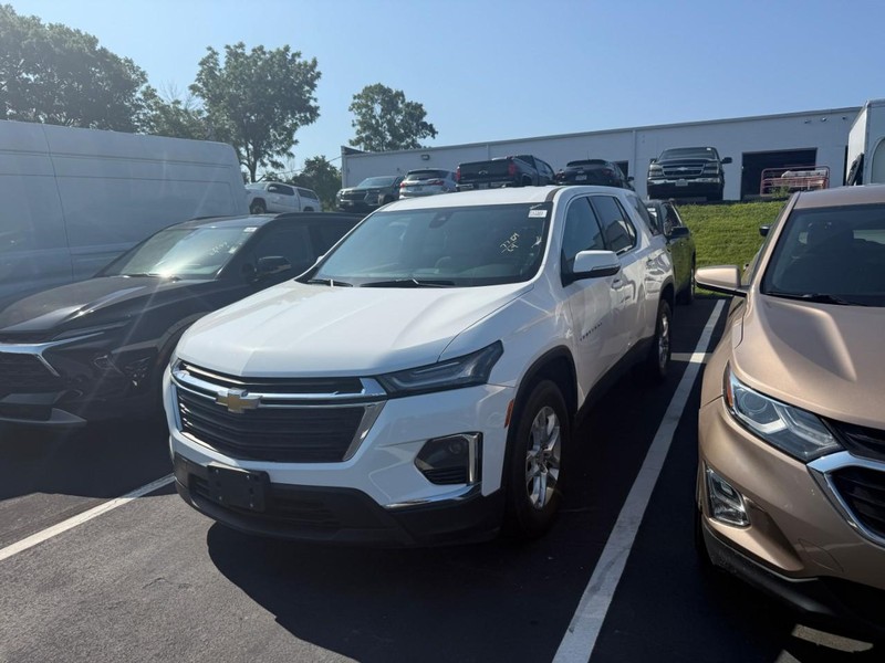 Chevrolet Traverse Vehicle Full-screen Gallery Image 2