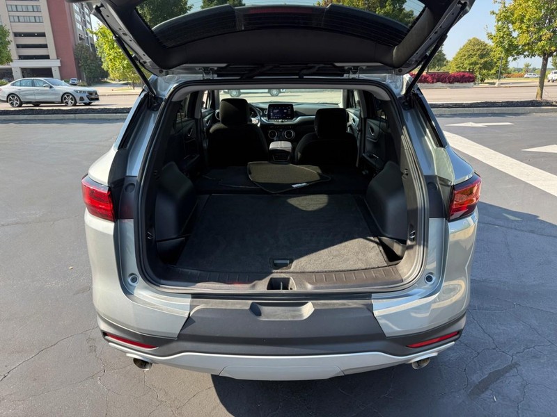 Chevrolet Blazer Vehicle Full-screen Gallery Image 05