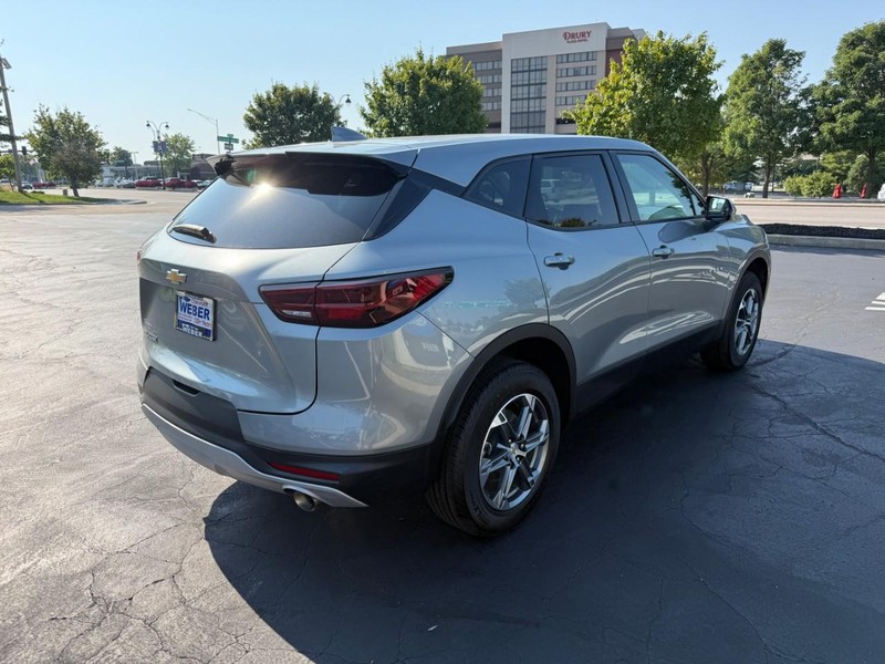 Chevrolet Blazer Vehicle Full-screen Gallery Image 07
