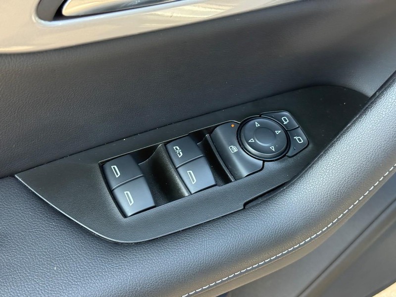 Chevrolet Blazer Vehicle Full-screen Gallery Image 11