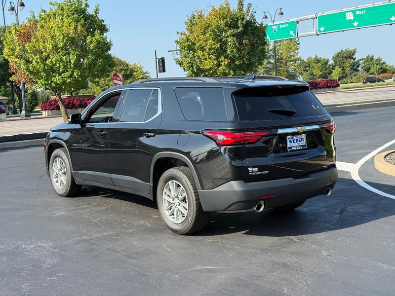 Chevrolet Traverse Vehicle Full-screen Gallery Image 3