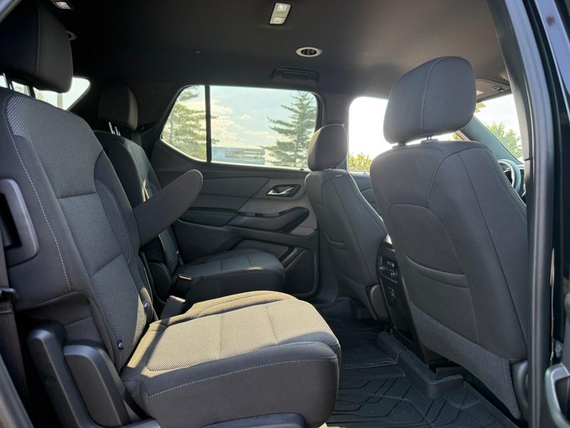 Chevrolet Traverse Vehicle Full-screen Gallery Image 10