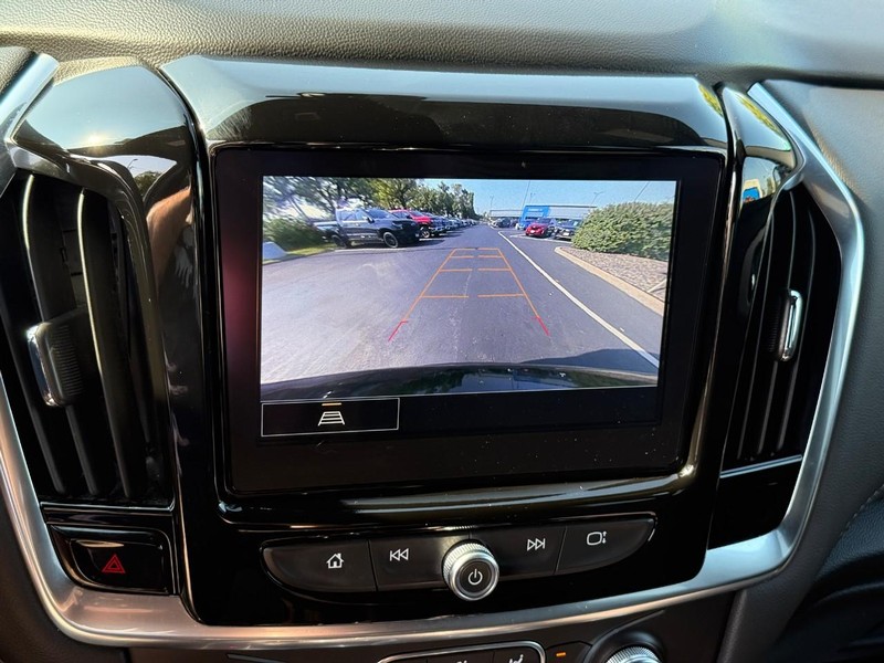 Chevrolet Traverse Vehicle Full-screen Gallery Image 24